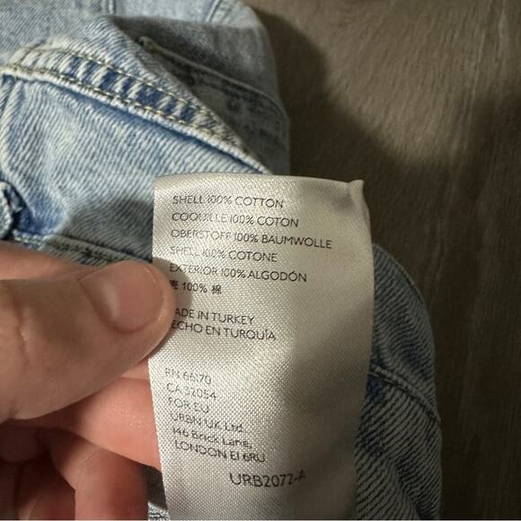 Urban Outfitters BDG Jojo Light Wash Distressed Raw Hem Denim Jean Mini Skirt M - Picture 5 of 7